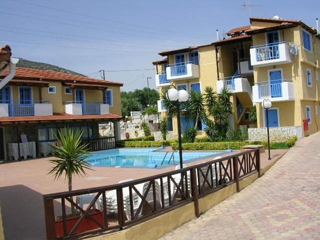 Mareva Hotel Apartments 헐소니소스 외부 사진