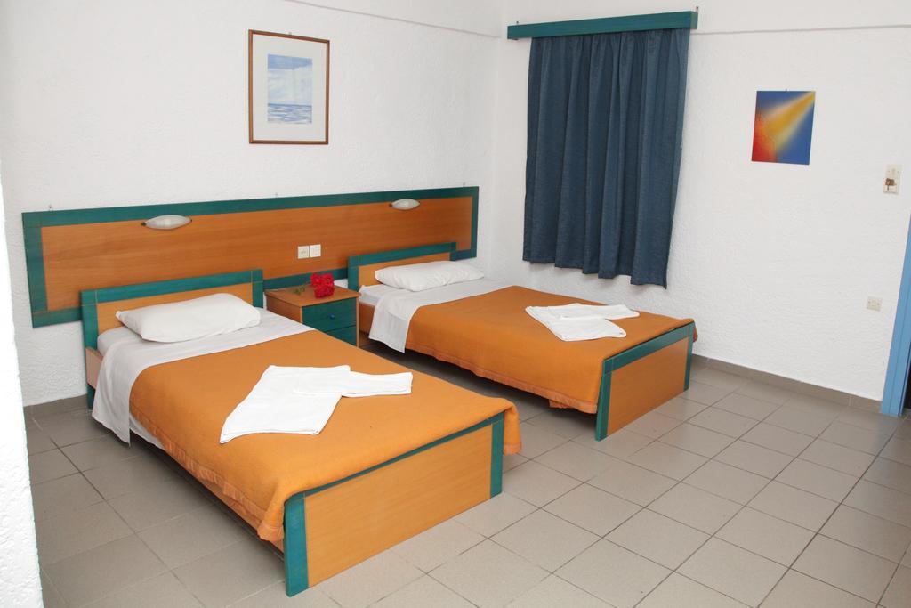 Mareva Hotel Apartments 헐소니소스 객실 사진