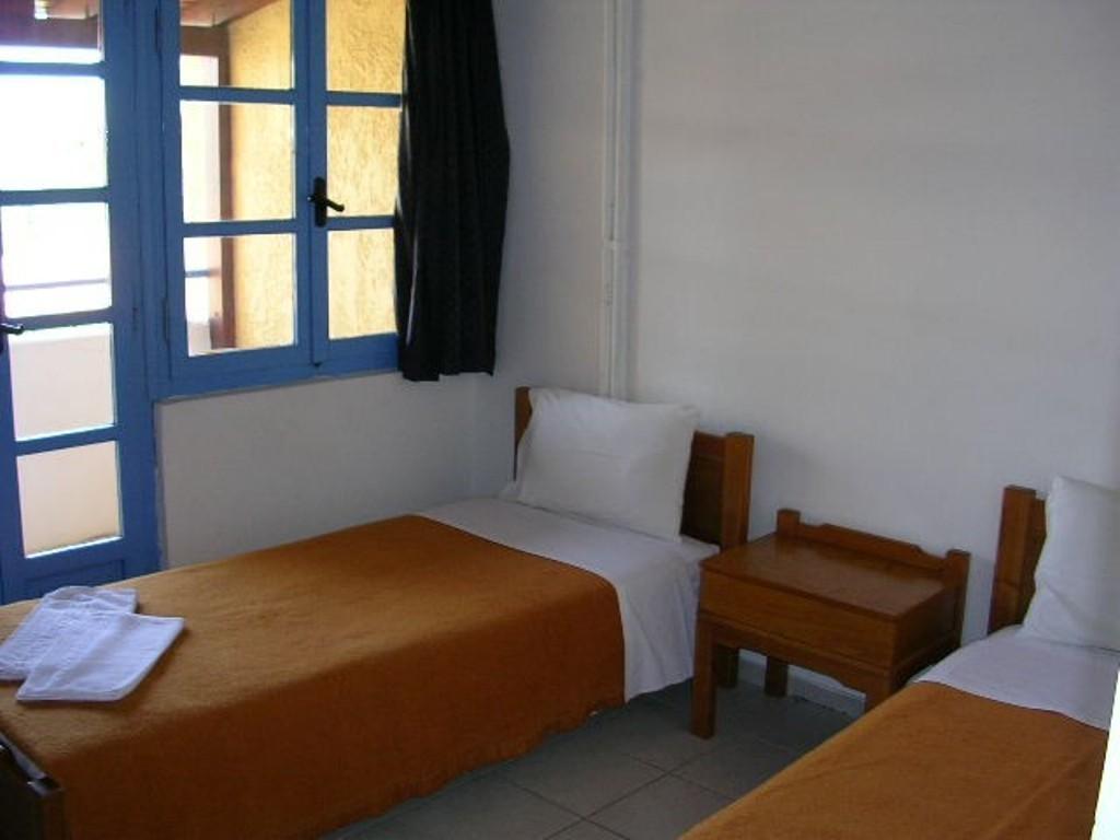 Mareva Hotel Apartments 헐소니소스 객실 사진